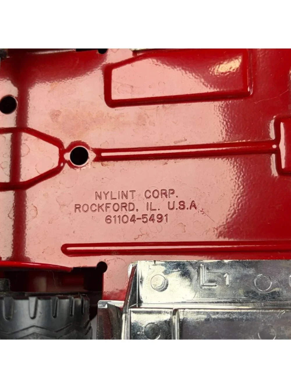 Vintage Nylint Rapid Response Vehicle Suburban Pumper Fire Truck Toy Steel